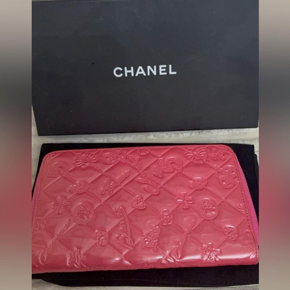Chanel charms Patent Leather Zip organizer Wallet - Pink🔥 - Picture 4 of 13